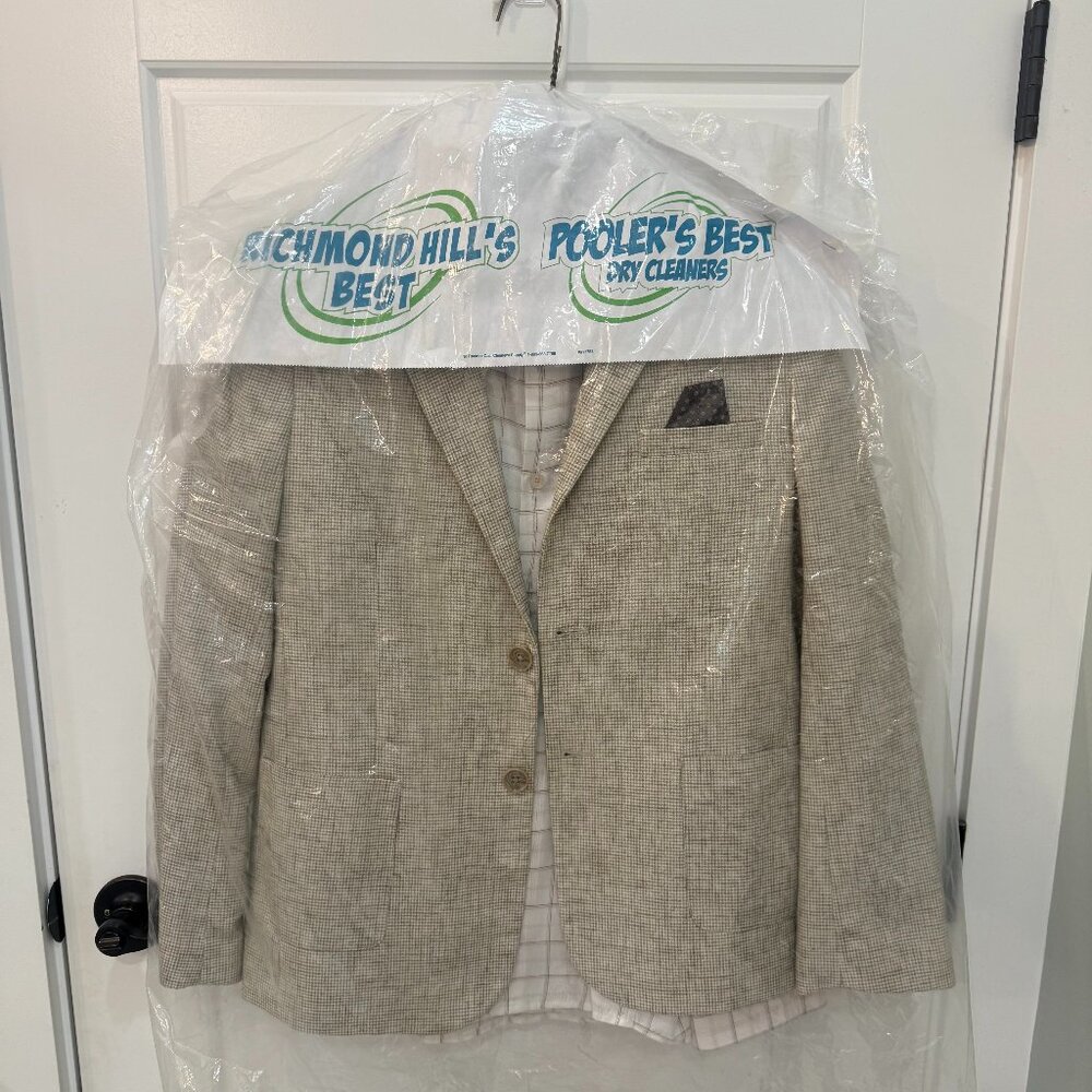 EUC - Leo & Zachary Boys Suit w/matching shirt, Suit: Size 18, Shirt: 16